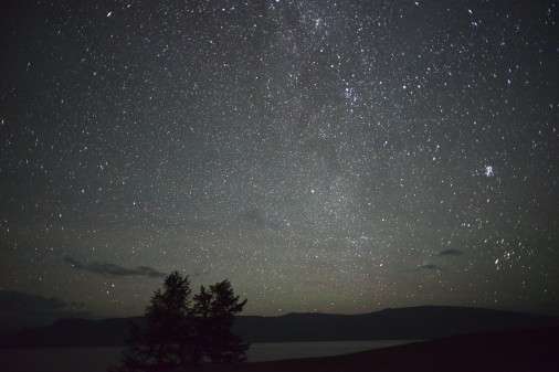 mongolia-night-sky-tent-milkyway-thegeneralist4